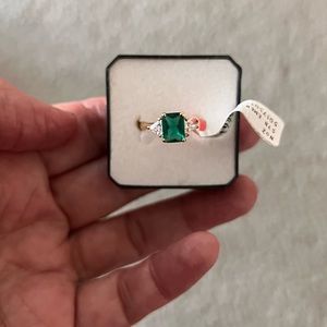 New in box costume ring size 6